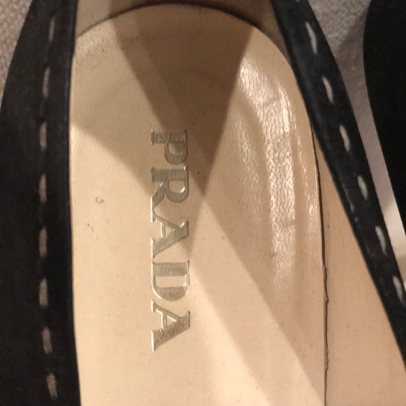 Prada pumps brass buckle and top stitching - Picture 3 of 7